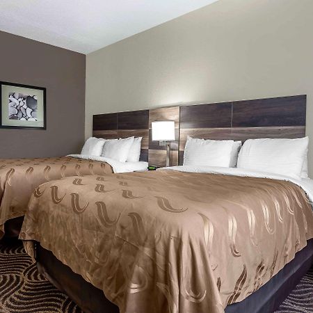 Quality Inn & Suites Солсбъри Екстериор снимка