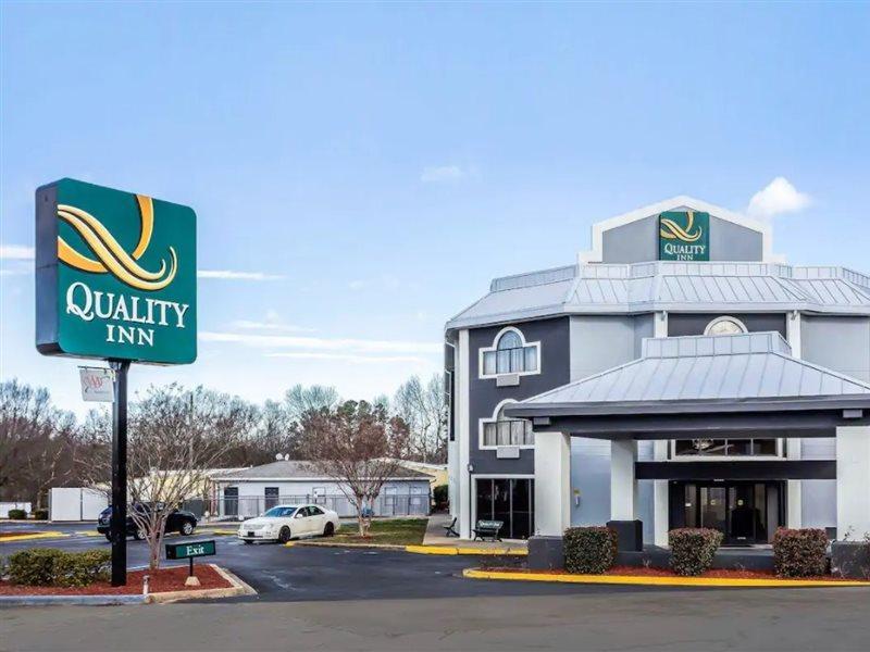 Quality Inn & Suites Солсбъри Екстериор снимка