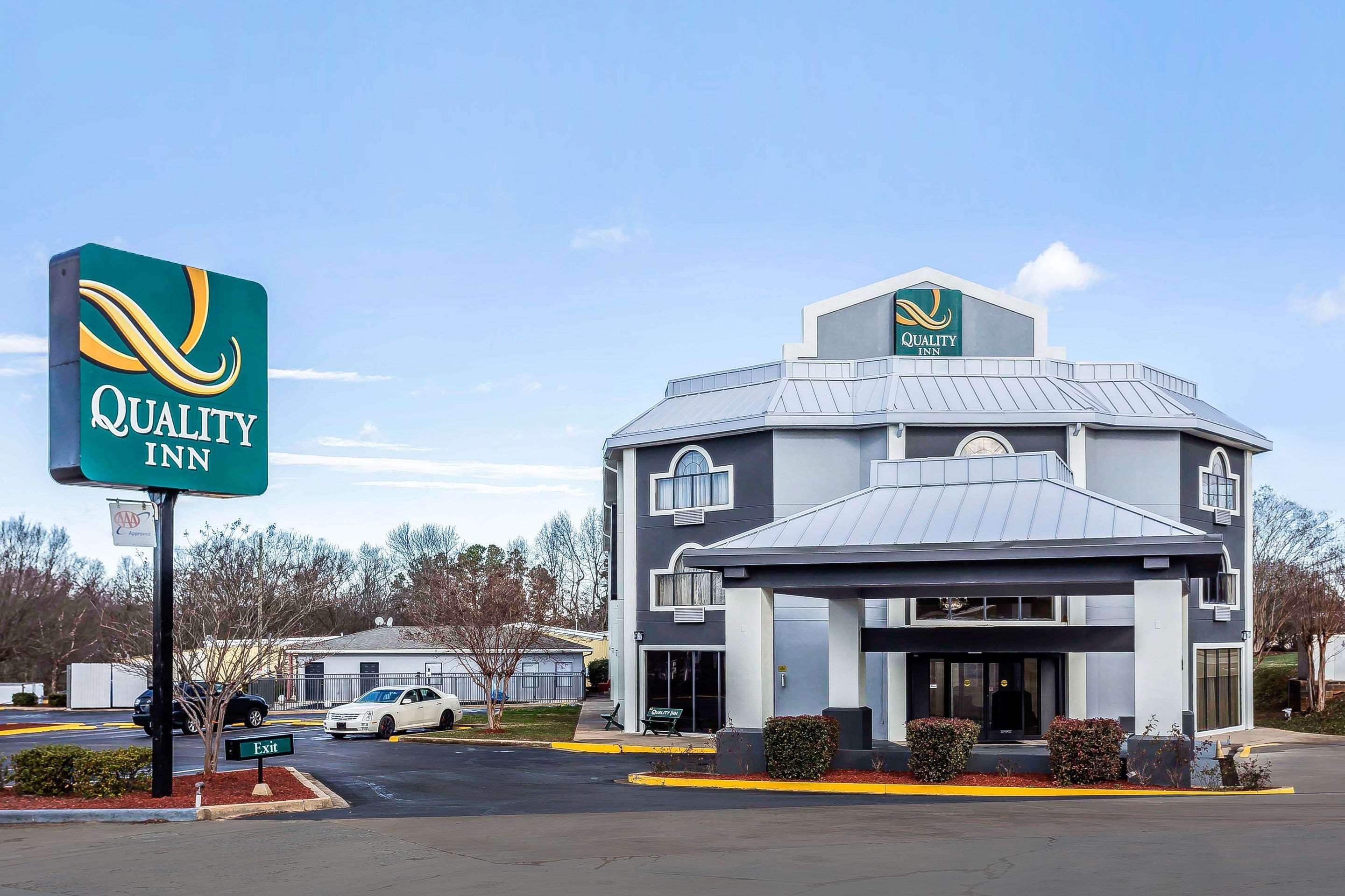 Quality Inn & Suites Солсбъри Екстериор снимка