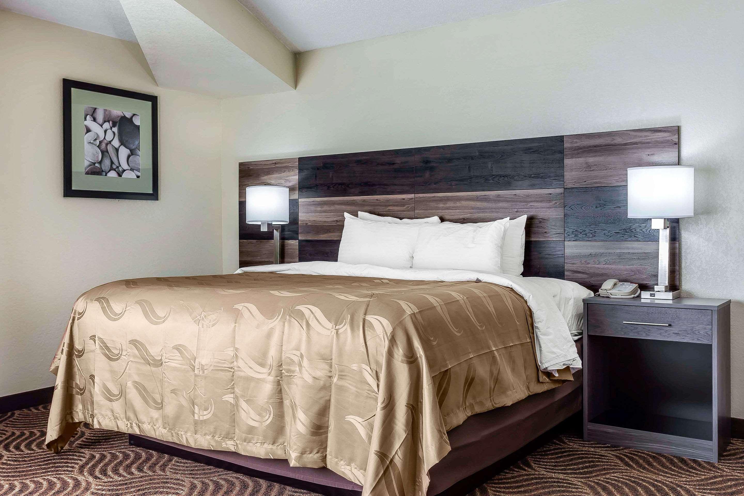 Quality Inn & Suites Солсбъри Екстериор снимка